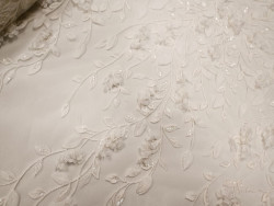 Tul Bordado Floral en Relieve | Colección Novia