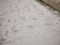 Tul Bordado Floral en Relieve | Colección Novia