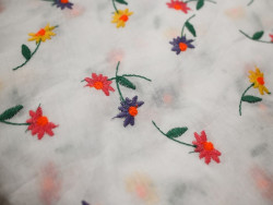 Voile Bordado Floral | 100% Algodón