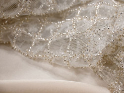 Tul con pedrería para vestidos de novia y alta costura | Colección Novia