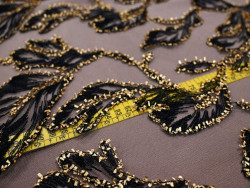 Tul Bordado Dorado y Negro | Tela de Fiesta y Alta Costura