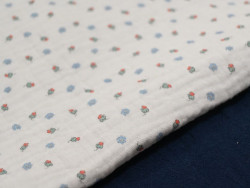 Muselina estampada de flores azules| 100% algodón