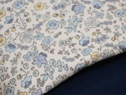 Muselina estampada de flores azules| 100% algodón