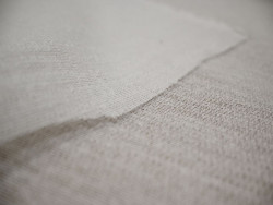 Entretela adhesiva de pelo blanca– 150 cm