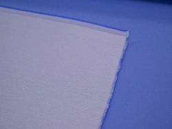 Crepé de azul cielo