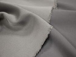 Crepé de raso gris perla