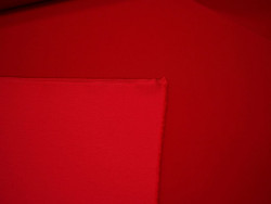 Crepé de raso rojo