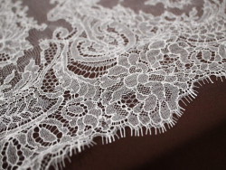 Encaje Chantilly Francés Original | Telas de Novia