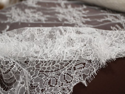 Encaje Chantilly Francés Original | Telas de Novia
