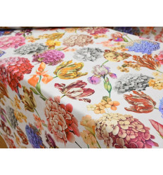 Mantelería Estampada de Flores | Fondo Negro