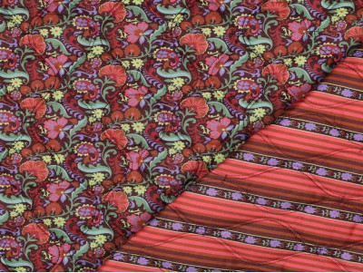 Tela acolchada reversible de flores y rayas — 140 cm